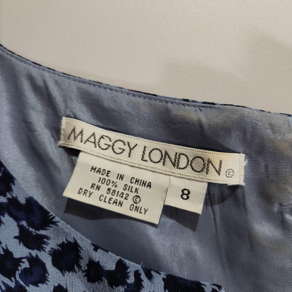 Vtg Maggy London 100% Silk Leopard Print Shift Dress‎ Sz 8 Blue Pleated Notch V - Picture 8 of 9